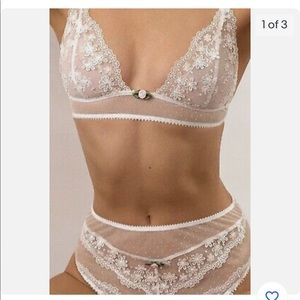 for Love & Lemons daisy bralette!